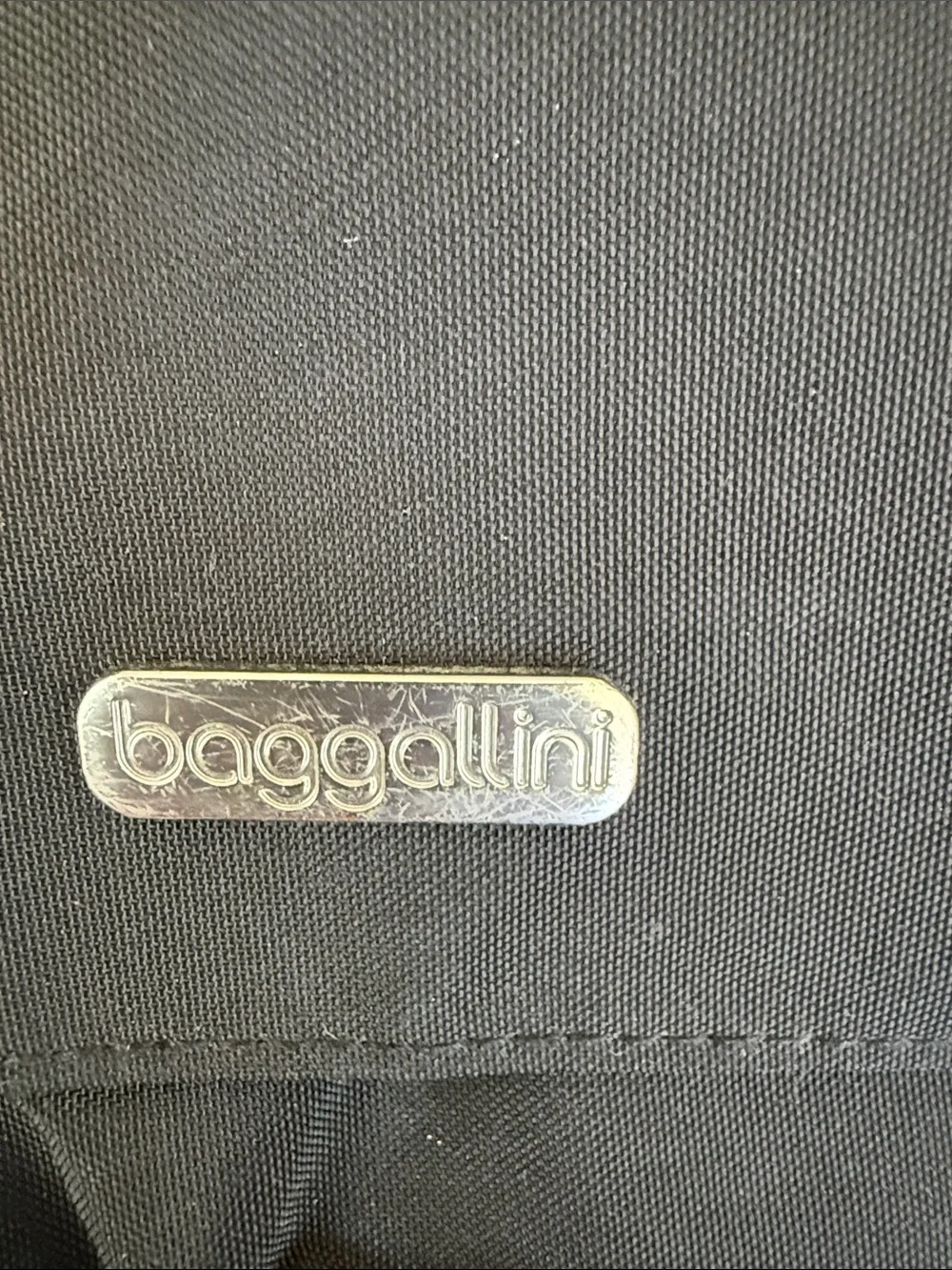 Baggallini Black Compact Crossbody Messenger Bag